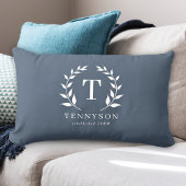 Moderne Rustieke Monogram Krans Familienaam Navy Kussen