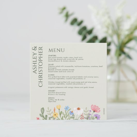 Moderne rustieke Wildbloem Zachte Salie Bruiloft Menu (Staand voorkant)