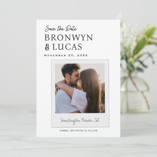 Moderne Rustieke Zwart-wit Polaroid Foto Save The Date (Staand voorkant)