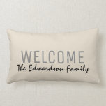 Moderne rustige en welkome monogram kussen<br><div class="desc">Moderne rustic and Welcome Family monogram name kussen.
U kunt de tekst eenvoudig wijzigen.</div>