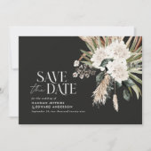 Moderne rustige zwarte eucalyptusbotanische QR-cod Save The Date (Voorkant)