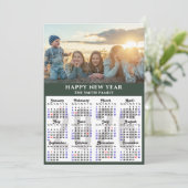 Moderne Sage Green 2025 Kalender Minimalistische F Feestdagenkaart (Staand voorkant)