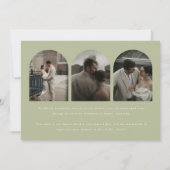 Moderne Sage Green 4-foto Boog bruiloft Elopement Aankondiging (Achterkant)