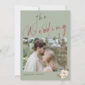 Moderne Sage Green Blush Peony Bloemen Foto Huweli Kaart (Achterkant)