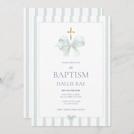 Moderne Sage Green Bow en Stripe Doop Kaart (Voorkant / Achterkant)