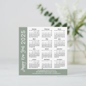 Moderne Sage Green Business 2025 Kalender Eenvoudi Feestdagenkaart (Staand voorkant)