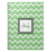 Moderne Sage Green Chevron met naam Monogram Notitieboek (Voorkant)