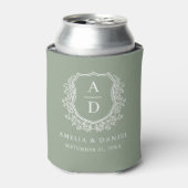 Moderne Sage Green Crest Modern Monogram Huwelijk Blikjeskoeler (Blikje Voorkant)