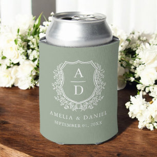 Moderne Sage Green Crest Modern Monogram Huwelijk Blikjeskoeler