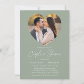 Moderne Sage Green Heart Foto Couple's Shower Kaart (Voorkant)