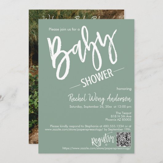 Moderne Sage Green Script Baby shower QR Code Foto Kaart (Voorkant / Achterkant)