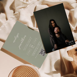 Moderne Sage Groene Foto Monogram QR Code Bruiloft Kaart