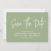 Moderne Sage Groene Kalligrafie Scannable QR Code Save The Date (Voorkant)