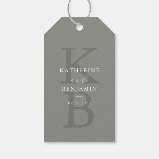 Moderne Sage Groene Monogram Minimalistische Bruil Cadeaulabel (Achterkant)