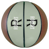 Moderne sage groene monogram naam basketbal (Verticaal)