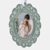 Moderne Sage Groene Sneeuwvlokken Vrolijke Kerstmi Ornament Kaart (Links)