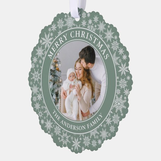 Moderne Sage Groene Sneeuwvlokken Vrolijke Kerstmi Ornament Kaart (Links)