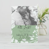Moderne Sage Groene Velum Bloemen Foto Save The Date (Staand voorkant)