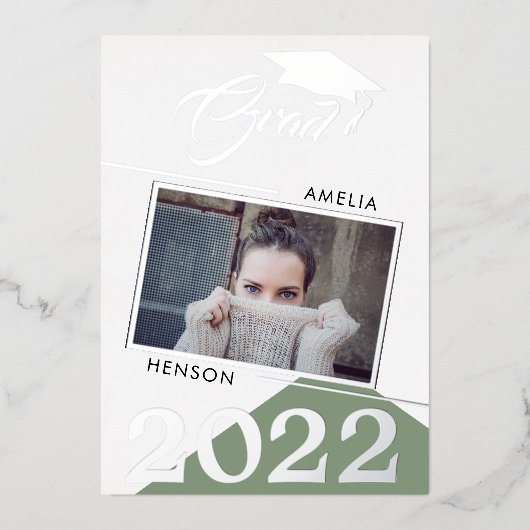 Moderne Salie Groene Afgestudeerde 2 Foto Afstuder Folie Uitnodiging (Voorkant)