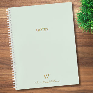 Moderne Saliegroen Gouden Script Monogram Notitieboek