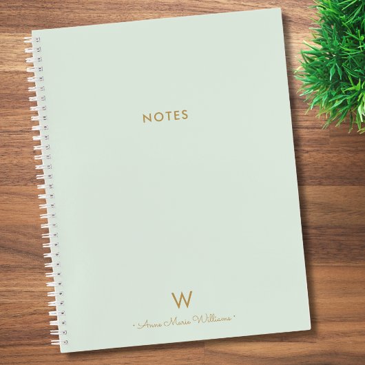 Moderne Saliegroen Gouden Script Monogram Notitieboek