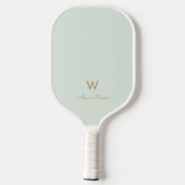 Moderne Saliegroen Gouden Script Monogram Pickleball Paddle (Achterkant)