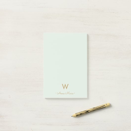 Moderne Saliegroen Gouden Script Monogram Post-it® Notes (Op bureau)