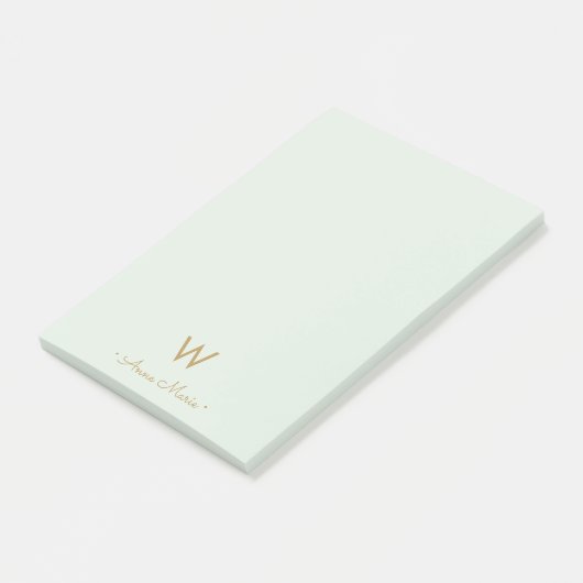 Moderne Saliegroen Gouden Script Monogram Post-it® Notes (Schuin)