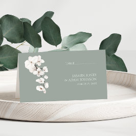 Moderne Saliegroen Witte Orchidee Bloemige Bruilof Plaatskaartje