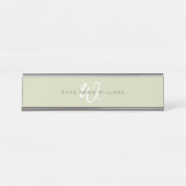 Moderne Saliegroen Witte Script Monogram Bureau Naambordje (Voorkant)