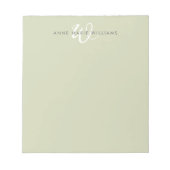 Moderne Saliegroen Witte Script Monogram Notitieblok (Voorkant)