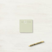 Moderne Saliegroen Witte Script Monogram Post-it® Notes (Op bureau)