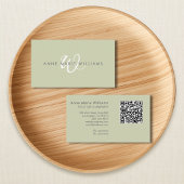 Moderne Saliegroen Witte Script Monogram QR Code Visitekaartje