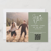 Moderne Saliegroene Calligrafie Foto QR Code Save The Date (Voorkant)