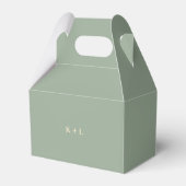Moderne saliegroene eenvoudige monogram bruiloft bedankdoosjes (Voorkant Zijde)