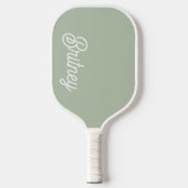Moderne saliegroene gepersonaliseerde monogram en pickleball paddle (Voorkant)