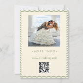 Moderne saliegroene golvende streep QR-code foto Save The Date (Achterkant)