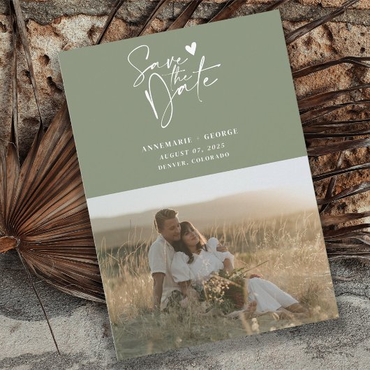 Moderne saliegroene kalligrafie script foto save the date