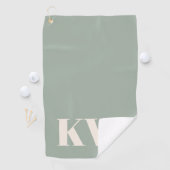 Moderne saliegroene monogram beginletters geperson golfhanddoek (Insitu)