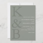 Moderne saliegroene monogram bruiloft alles-in-één kaart (Voorkant)