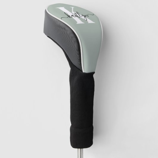 Moderne Saliegroene Script Monogram Golfheadcover (Schuin)