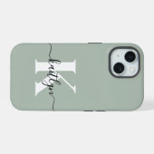 Moderne saliegroene script monogram iPhone 15 case (Achterkant horizontaal)