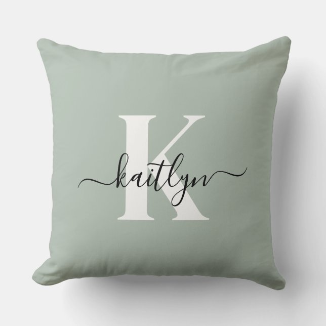 Moderne saliegroene script monogram kussen (Voorkant)