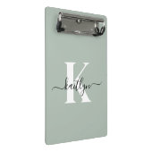 Moderne saliegroene script monogram mini klembord (Schuin)