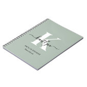 Moderne saliegroene script monogram notitieboek (Linkerzijde)