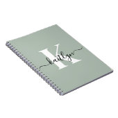 Moderne saliegroene script monogram notitieboek (Rechterzijde)
