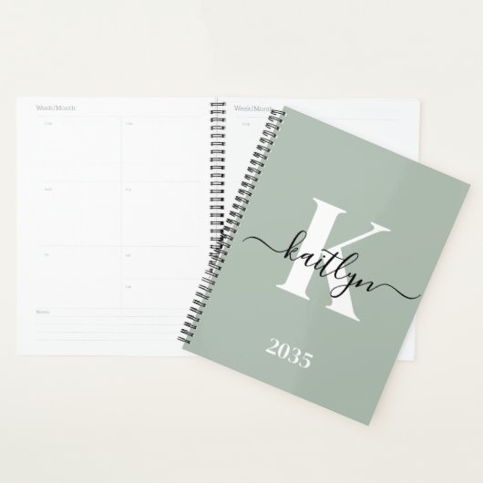 Moderne saliegroene script monogram planner (Display)