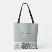 Moderne Saliegroene Tropische Blad Monogram Tote Bag (Achterkant)