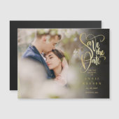 Moderne Save the Date Elegante Gouden Script Foto Magnetische Uitnodiging (Voorkant / Achterkant)