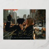 Moderne Save the Date Foto Trendy Script Folie Uitnodiging (Voorkant)